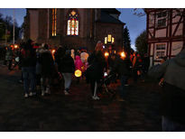 Sankt Martin mit Laternenumzug durch die Stadt (Foto: Karl-Franz Thiede)